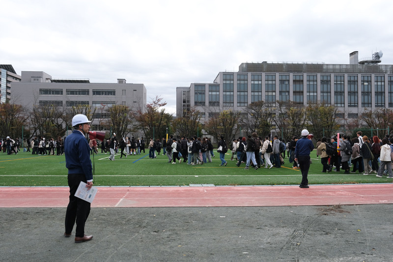 写真：避難誘導訓練の様子