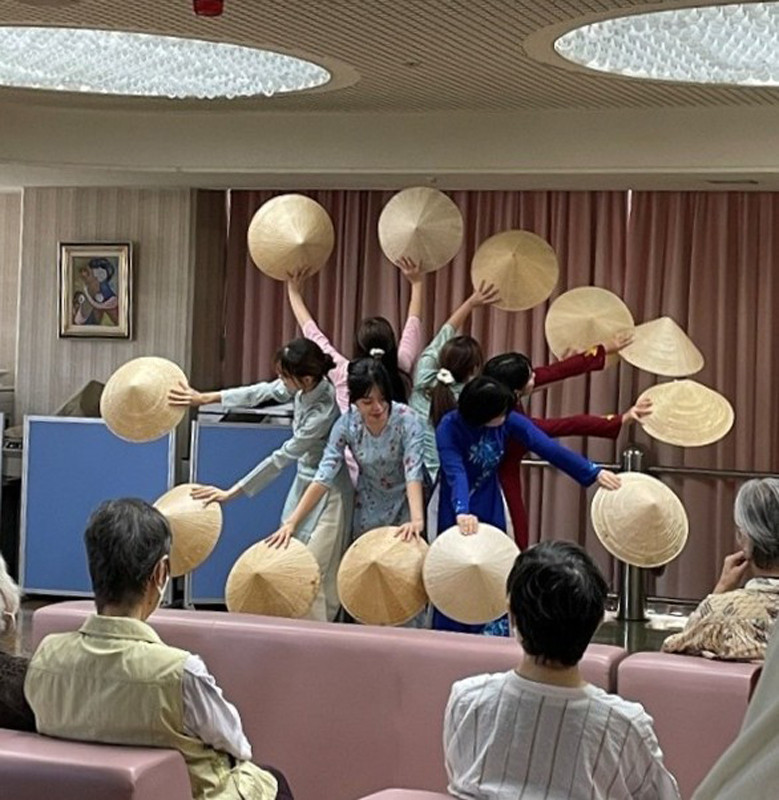 ベトナム舞踊の様子