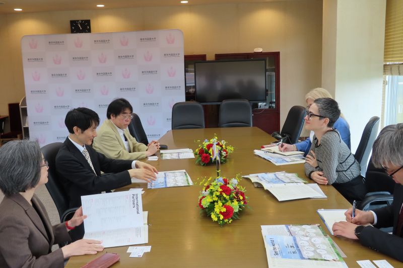 懇談の様子の写真