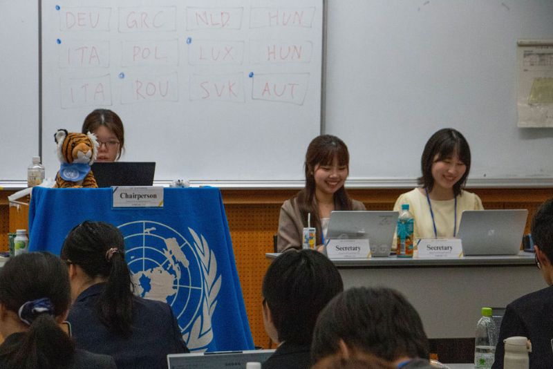 模擬国連の様子