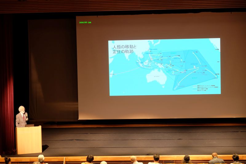 栗田氏による解説の様子