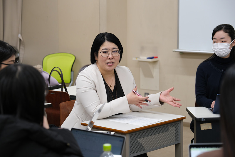 浜島さんが話す様子