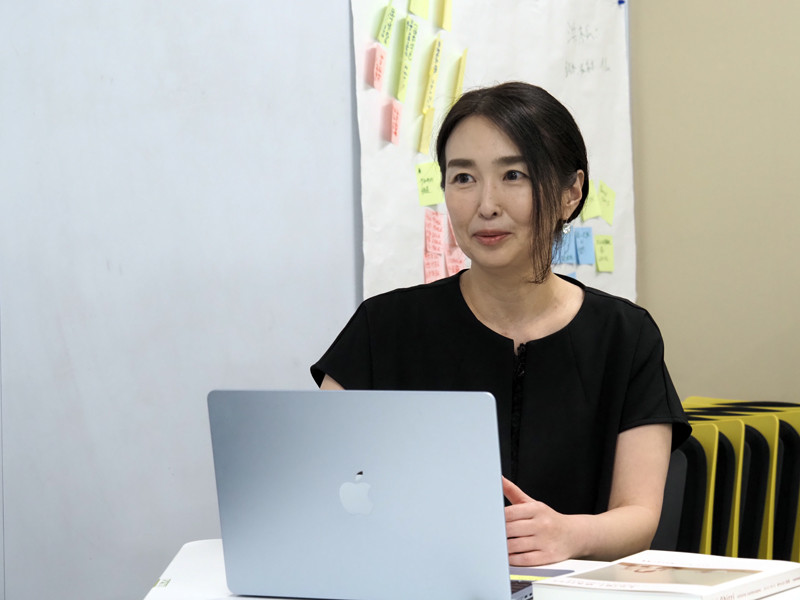 インタビュアーの井上さん